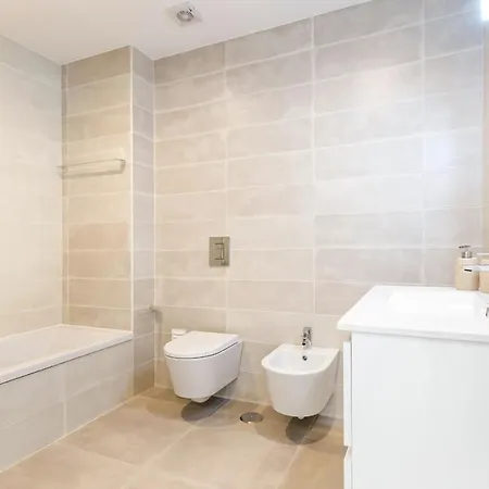 Wave Throne Heights Pool And Terrace Apartman